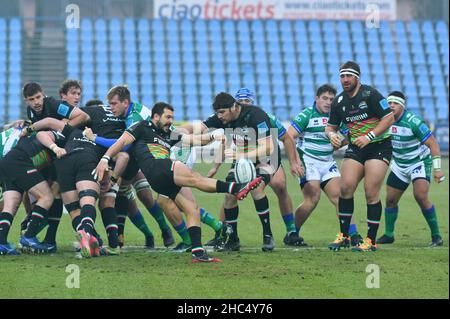 Parma, Italien. 24th Dez 2021. Sergio Lanfranchi Stadium, Parma, Italien, 24. Dezember 2021, Guglielmo Palazzani (Zebre) während des Zebre Rugby Club vs Benetton Rugby - United Rugby Championship match Credit: Live Media Publishing Group/Alamy Live News Stockfoto