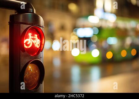 Ein nasser und kalter Winterabend in Leeds, West Yorkshire Stockfoto