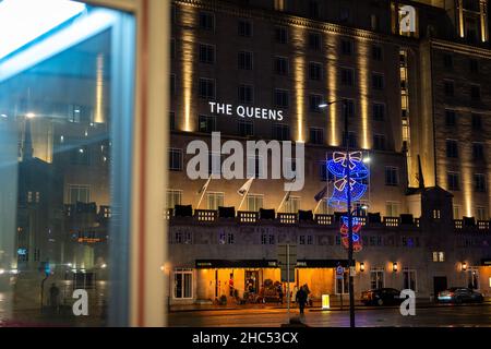 Ein nasser und kalter Winterabend in Leeds, West Yorkshire Stockfoto