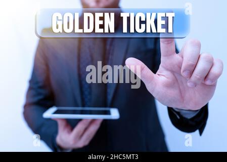 Schild mit Golden Ticket. Konzept Bedeutung Rain Check Zugang VIP Passport Box Office Sitz Veranstaltung präsentiert neue Technologie-Ideen diskutieren Stockfoto