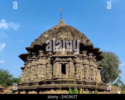 Stock Foto der Außenansicht des alten Kopeshwar Mahadev Tempel, Khidrapur, Maharashtra, Indien.schöne Schnitzerei enthüllt hinduistische Kultur und Tradition Stockfoto