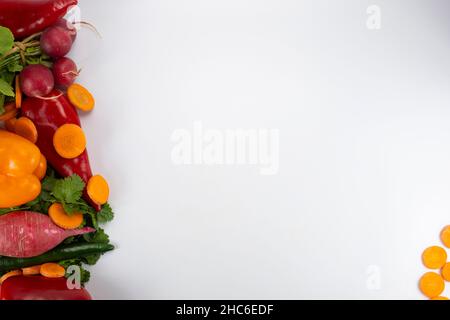 Gemüse frisch auf weißem Hintergrund Stockfoto