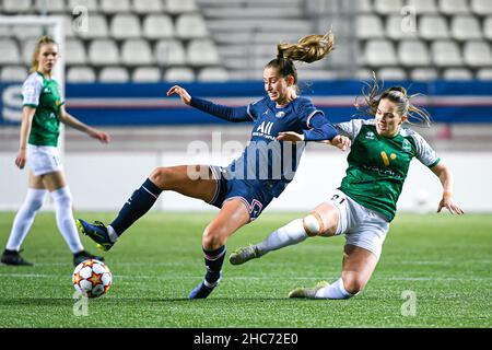 Jordyn Huitema von PSG und Hildur Antonsdottir während des UEFA Women's Champions League, des Fußballspiels der Gruppe B zwischen Paris Saint-Germain und Breidab Stockfoto