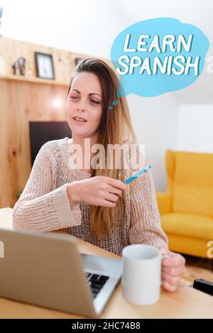 Konzeptionelle Darstellung Spanisch lernen. Konzept Bedeutung Übersetzung Sprache in Spanien Vokabular Dialekt Sprache Internet Video Chat Konzept, Abstract lang Stockfoto