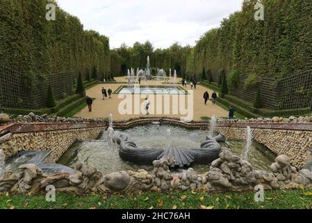 Hain der drei Brunnen in den Gärten von Versailles, Frankreich Stockfoto