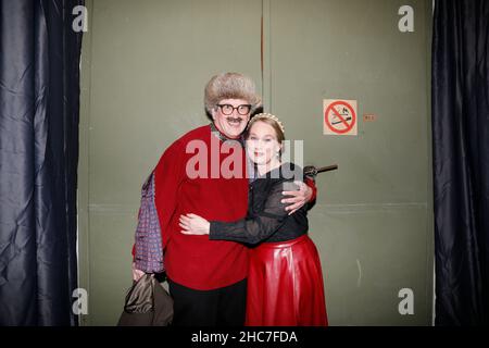 Im Bild: Alexander G. Schäfer und Gundula Köster; Gundula Köster, Agata Pontius, Caroline Siebert, Henning Bormann, Thilo Herrmann, Giso Weißbach, Hel Stockfoto