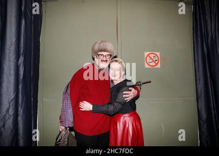 Im Bild: Alexander G. Schäfer und Gundula Köster; Gundula Köster, Agata Pontius, Caroline Siebert, Henning Bormann, Thilo Herrmann, Giso Weißbach, Hel Stockfoto