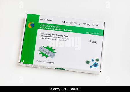 Ein Covid 19 Lateral Flow Selbsttestkit Stockfoto