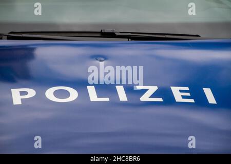 Wien, Österreich, 21. Juli 2021. Polizei, Polizeiauto mit einem Aufprall Stockfoto