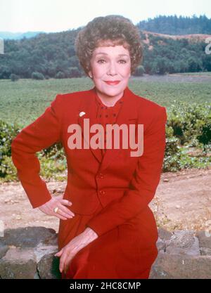 JANE WYMAN IN FALCON CREST (1981), REGIE: PHILIP LEACOCK, JEROME COURTLAND, ROBERT FOXWORTH UND REZA S. BADIYI. Kredit: LORIMAR TV / Album Stockfoto