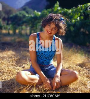 MARISKA HARGITAY IN FALCON CREST (1981), REGIE: PHILIP LEACOCK, JEROME COURTLAND, ROBERT FOXWORTH UND REZA S. BADIYI. Kredit: LORIMAR TV / Album Stockfoto