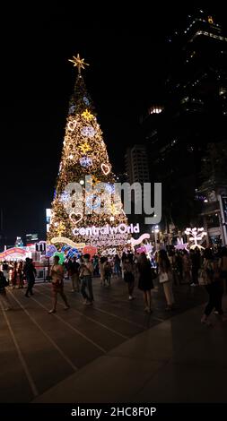 Weihnachtsdekorationen Central World Rama I Road Bangkok Thailand Nachtlichter Stockfoto