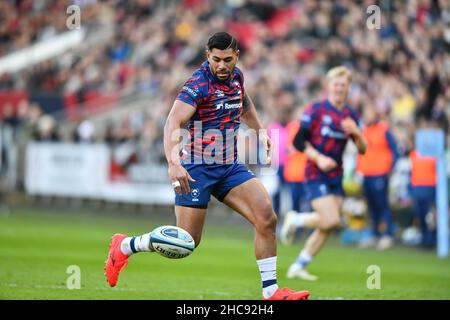 Bristol, Großbritannien. 26th Dez 2021. Charles Piutau aus Bristol wird am 26. Dezember 2021 beim Gallagher Premiership Rugby-Spiel zwischen Bristol Rugby und Leicester Tigers am Ashton Gate in Bristol, England, zur Schau gestellt. Foto von Scott Boulton. Nur zur redaktionellen Verwendung, Lizenz für kommerzielle Nutzung erforderlich. Keine Verwendung bei Wetten, Spielen oder Veröffentlichungen einzelner Clubs/Vereine/Spieler. Kredit: UK Sports Pics Ltd/Alamy Live Nachrichten Stockfoto