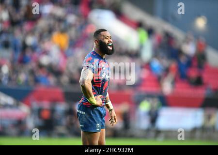 Bristol, Großbritannien. 26th Dez 2021. Semi Radradra von Bristol wird am 26. Dezember 2021 beim Gallagher Premiership Rugby-Spiel zwischen Bristol Rugby und Leicester Tigers am Ashton Gate, Bristol, England, geboren. Foto von Scott Boulton. Nur zur redaktionellen Verwendung, Lizenz für kommerzielle Nutzung erforderlich. Keine Verwendung bei Wetten, Spielen oder Veröffentlichungen einzelner Clubs/Vereine/Spieler. Kredit: UK Sports Pics Ltd/Alamy Live Nachrichten Stockfoto