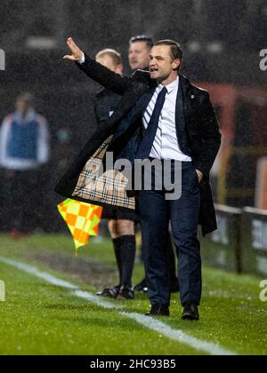 Tannadice Park, Dundee, Großbritannien. 26th. Dezember 2021; Tannadice Park, Dundee, Schottland: Scottish Premier League Football, Dundee United gegen Hibernian: Shaun Maloney Manager von Hibernian Credit: Action Plus Sports Images/Alamy Live News Stockfoto