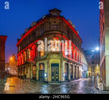 Nacht Winter Außenansicht des Cafe Royal Bar und Restaurant in Edinburgh, Schottland, Großbritannien Stockfoto