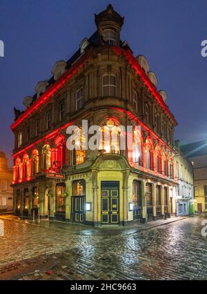 Nacht Winter Außenansicht des Cafe Royal Bar und Restaurant in Edinburgh, Schottland, Großbritannien Stockfoto