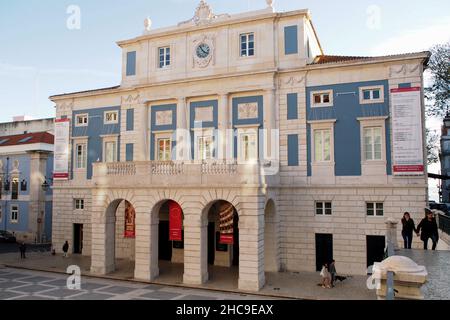 Nationaltheater von Sao Carlos, Opernhaus aus dem 18th. Jahrhundert mit neoklassizistischer Fassade, Lissabon, Portugal Stockfoto