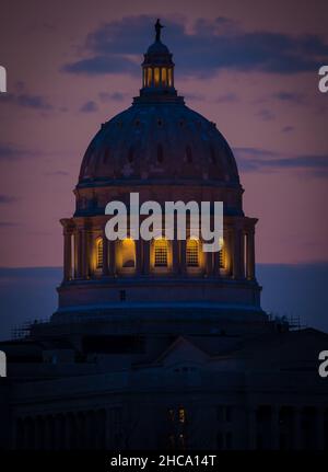 Vertikale Aufnahme der Jefferson City State Capital in Missouri Stockfoto