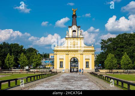 Bialystok, Polen, 8. Juni 2019: Tor zum Branicki-Palast in Bialystok, Polen Stockfoto