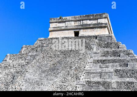 Tempel von Kukulcán (El Castillo), Chichen Itza, Maya-Ruinen, Yucatan, Mexiko Stockfoto