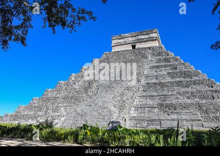 Tempel von Kukulcán (El Castillo), Chichen Itza, Maya-Ruinen, Yucatan, Mexiko Stockfoto