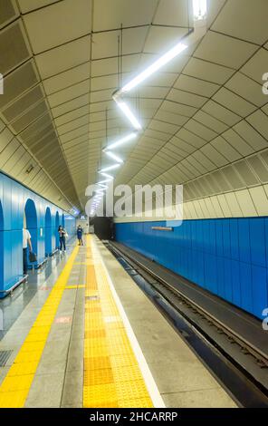 Innenansicht der U-Bahn-Station BAYKONUR in Almaty, Kasachstan, Zentral- und Asien Stockfoto