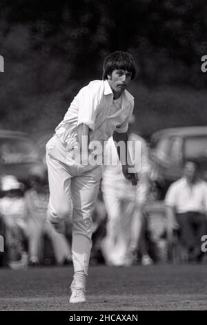 Peter Willey Bowling für Northamptonshire, - Northamptonshire vs Worcestershire, John Player League (40 Überschläge, Sonntage) Milton Keynes, N’hants, England Datum 11th. Juni 1978 Stockfoto