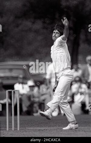 Peter Willey Bowling für Northamptonshire, - Northamptonshire vs Worcestershire, John Player League (40 Überschläge, Sonntage) Milton Keynes, N’hants, England Datum 11th. Juni 1978 Stockfoto