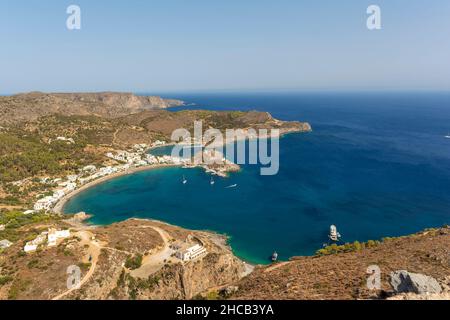 Kapsali Bucht und Dorf Blick von Chora Burg. Die griechische Insel Kythira. Stockfoto