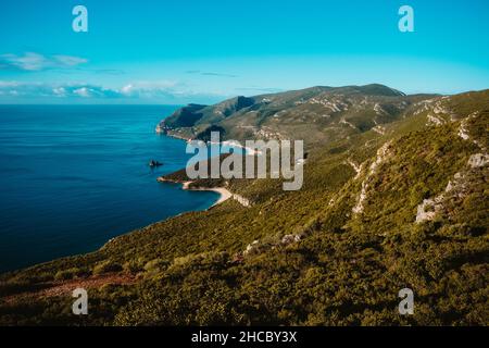 Schöne Morgenlandschaft des Naturparks von Arrabida, neben Setubal, Portugal Stockfoto