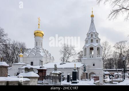 Moskau, Russland - 20. Dezember 2021 , Alte Kathedrale der Don-Ikone der Mutter Gottes auf dem Gebiet des Donskoi-Klosters Stockfoto