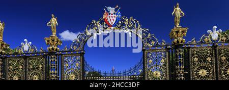 The Golden Gates, Town Hall and Gardens, Warrington Town, Keshire, England, Großbritannien Stockfoto