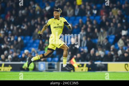 Ivan Toney aus Brentford während des Premier League-Spiels zwischen Brighton und Hove Albion und Brentford im American Express Community Stadium, Brighton, Großbritannien - 26. Dezember 2021 - Photo Simon Dack/Telephoto Images. Nur redaktionelle Verwendung. Kein Merchandising. Für Fußballbilder gelten Einschränkungen für FA und Premier League. Keine Nutzung von Internet/Mobilgeräten ohne FAPL-Lizenz. Weitere Informationen erhalten Sie von Football Dataco Stockfoto