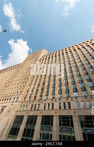 Das riesige Art Deco Merchandise Mart Handelsgebäude in Chicago Illinois wurde 1930 eröffnet, als es das größte Gebäude der Welt war Stockfoto