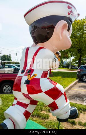 Frisch's Big Boy legendäres Servermodell mit Burger aus der Restaurantkette mit Hauptsitz in Cincinnati, Ohio. Stockfoto