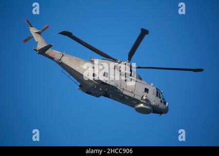 Hubschrauber, Merlin, AW101, AugustaWestland, Royal Navy, Anti-U-Boot, Kriegsführung, Transport, Suche und Rettung, Dienstprogramm, EH101, die Solent, Cowes, Isle of Wight Stockfoto