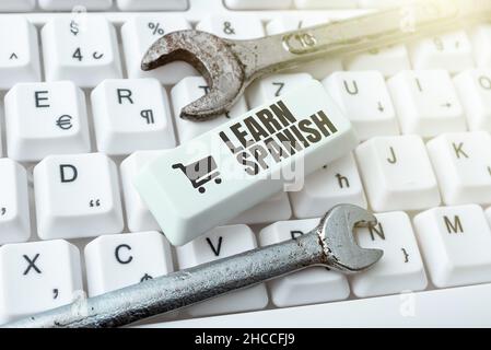 Schreiben Text anzeigen Spanisch lernen. Internet Konzept Übersetzung Sprache in Spanien Vokabular Dialekt Spracheingabe Gerät Bedienungsanleitung Stockfoto