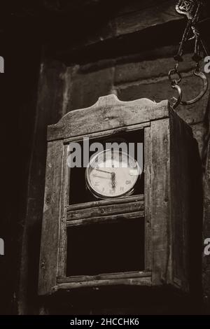 Nahaufnahme der Vintage Wanduhr Stockfoto