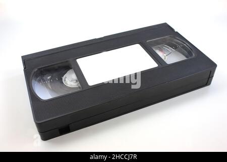 Alte VHS-Kassette auf weißem Hintergrund isoliert Stockfoto