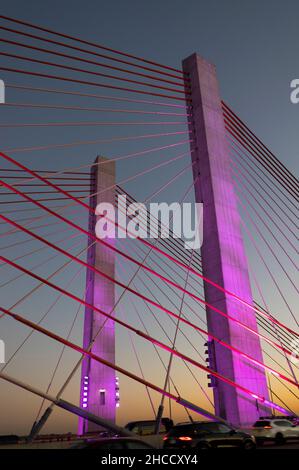 Neue Kosciuszko-Brücke auf der BQE-Schnellstraße, die Brooklyn und Queens NYC verbindet Stockfoto