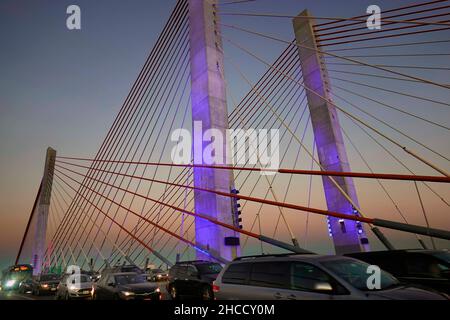 Neue Kosciuszko-Brücke auf der BQE-Schnellstraße, die Brooklyn und Queens NYC verbindet Stockfoto