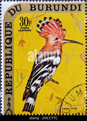 Abgesagte Briefmarke gedruckt von Burundi, die eurasischen Wiedehopf zeigt, um 1971. Stockfoto