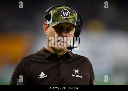 Detroit, Michigan, USA. 27th Dez 2021. WESTERN Michigan Head Coach Tim LESTER während eines Spiels zwischen Nevada und Western Michigan im Ford Field, Detroit, Michigan. (Bild: © Scott Hasse/ZUMA Press Wire) Bild: ZUMA Press, Inc./Alamy Live News Stockfoto