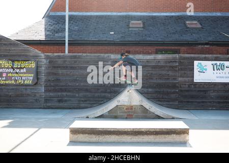 Woodbridge Suffolk UK Juni 22 2019: Eine gemeinnützige Community organisierte Skateboarding-Wettbewerb. Es gibt verschiedene Altersklassen, so dass jeder kann Stockfoto