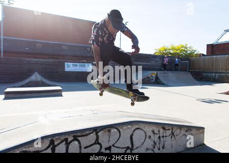 Woodbridge Suffolk UK Juni 22 2019: Eine gemeinnützige Community organisierte Skateboarding-Wettbewerb. Es gibt verschiedene Altersklassen, so dass jeder kann Stockfoto