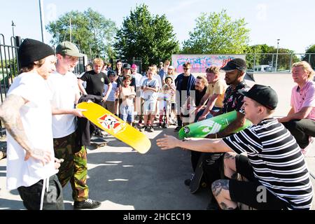 Woodbridge Suffolk UK Juni 22 2019: Eine gemeinnützige Community organisierte Skateboarding-Wettbewerb. Es gibt verschiedene Altersklassen, so dass jeder kann Stockfoto