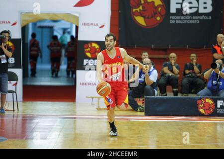 A Coruna, Spanien. Jose Manuel Calderon schießt während des Freundschaftsspiel zwischen Spanien und Kanada in Einer Coruna auf den Korb Stockfoto