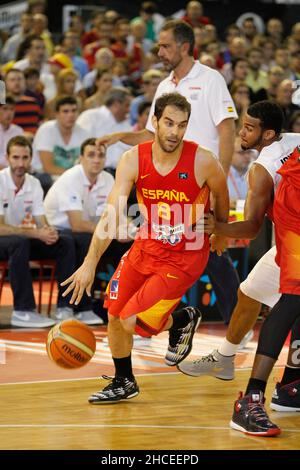 A Coruna, Spanien. Jose Manuel Calderon schießt während des Freundschaftsspiel zwischen Spanien und Kanada in Einer Coruna auf den Korb Stockfoto