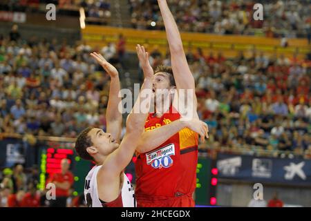 A Coruña, Spanien .Pau Gasol schießt während des Freundschaftsspiel zwischen Spanien und Kanada im Coliseum in A Coruña auf den Korb Stockfoto